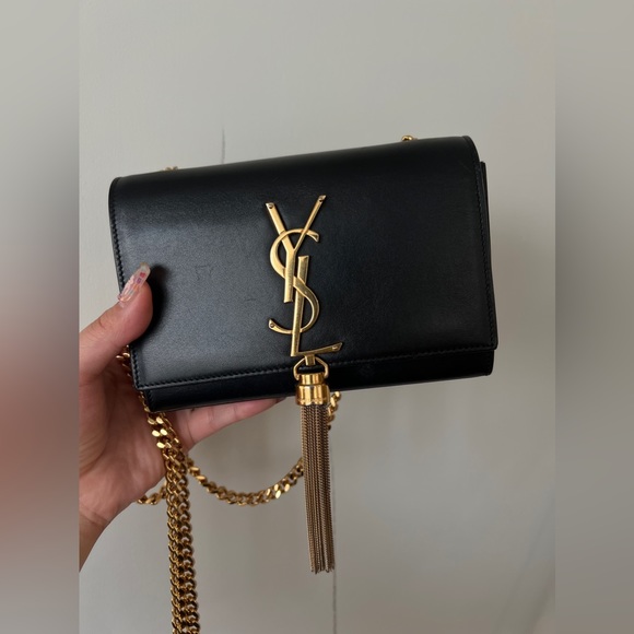 Gorgeous Yves Saint Laurent cross body bag black with gold accessory - Picture 5 of 13